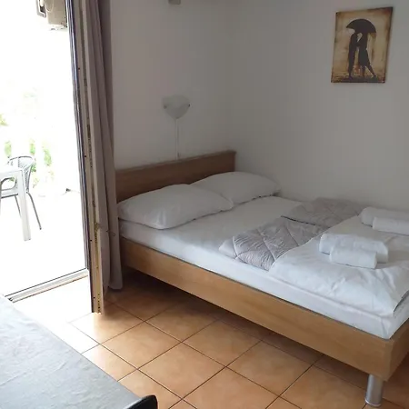 I-p * Малинска