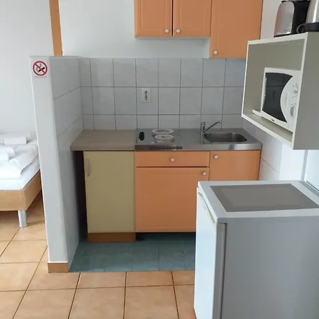 I-p Apartment *