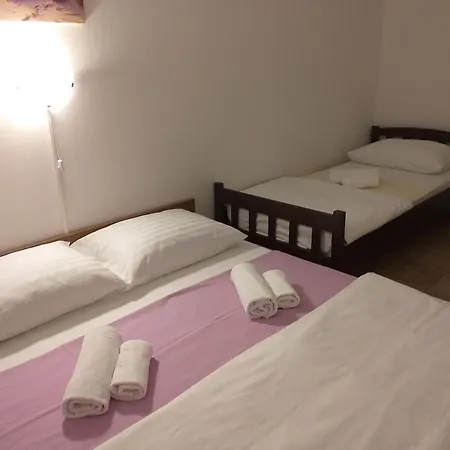 I-p * Малинска